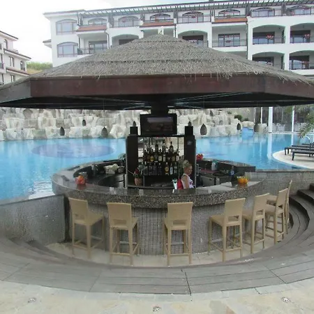 Vila Club Floral Hills *