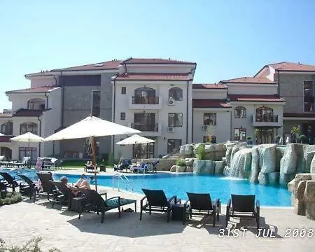 Vila Club Floral Hills Acheloj