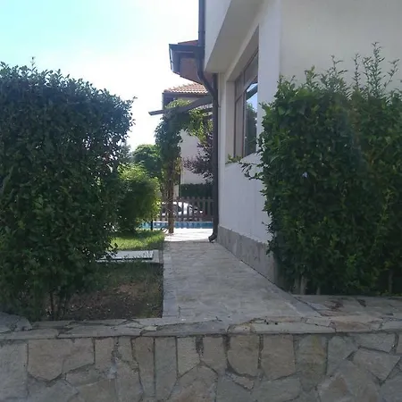 Club Floral Hills Vila Acheloj